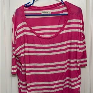🌸Large pink and white Abercrombie and Fitch shirt